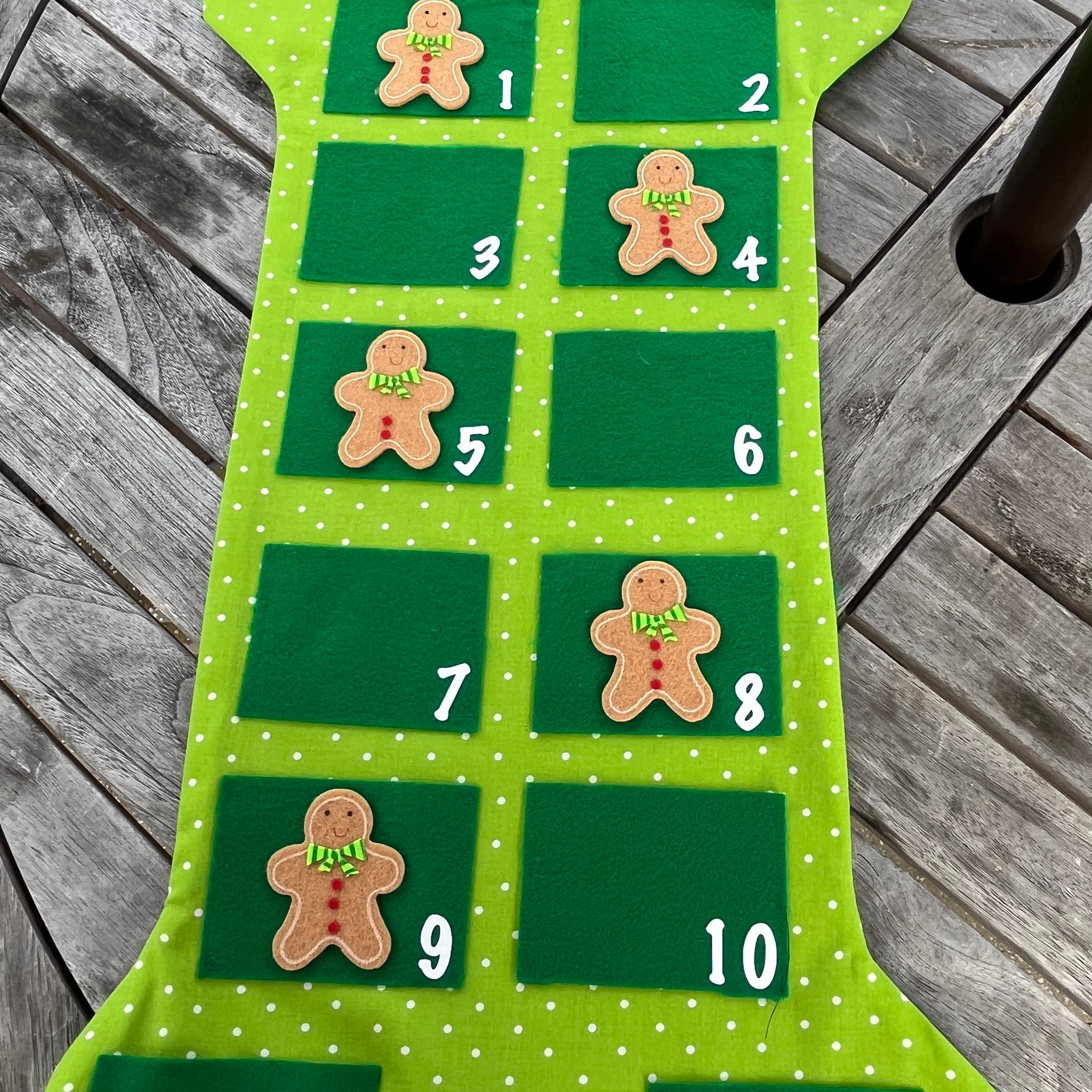 Green Polka Dot Gingerbread Advent Calendar - 12 Days of Christmas